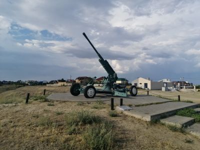 Зенитное орудие, установленное в честь зенитчиков-защитников Сталинграда