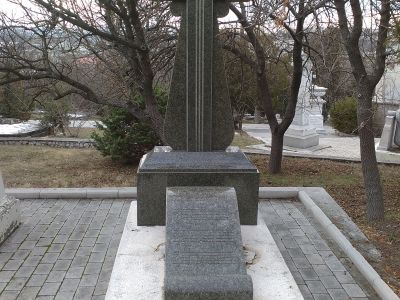 Памятник майору Житомирского полка  Э.А. Абазе