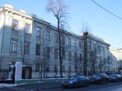 Главный корпус с храмом свт. Николая Чудотворца