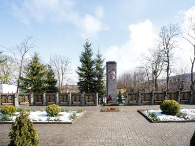 Братская могила советских воинов, погибших в январе 1945 года