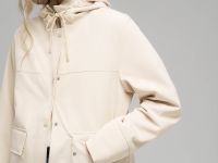 Ветровка с капюшоном свободного силуэта