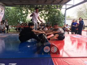 В Алмалыке состоялся турнир среди учащихся средних школ на Кубок Хокима