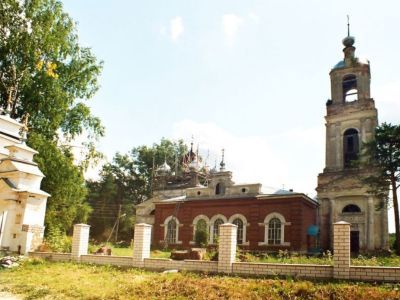 Никольская церковь с росписями сер. XIX в. и иконостасом нач. XIX в.