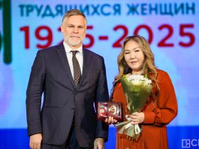 Матерям Якутии вручили госнаграды с денежным вознаграждением