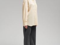 Рубашка объемного кроя в полоску