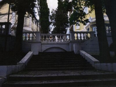 Памятное место, где в годы Великой Отечественной войны на территории санатория "Донбасс" находился госпиталь № 2127