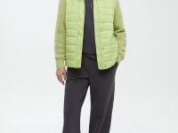 Утепленная куртка с вязаными рукавами