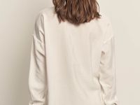 Блузка на пуговицах свободного кроя