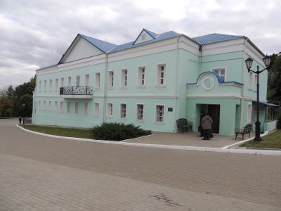 Игуменский корпус Курской Коренной пустыни