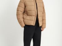 Утепленная стеганая куртка со съемным капюшоном