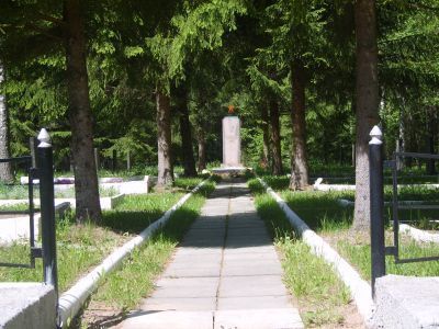 Братская могила воинов Советской Армии, погибших в 1944 г.