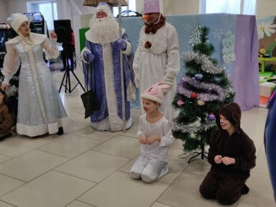 Сказка «В лесу родилась елочка» завершила Новогодние каникулы в ТРК «Чудо парк»