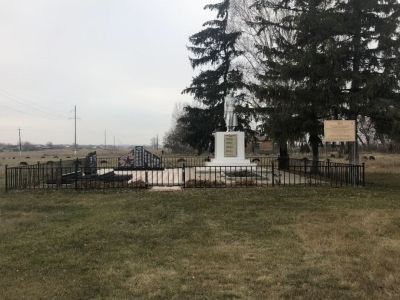 Братская могила воинов Советской Армии, погибших в период Великой Отечественной войны