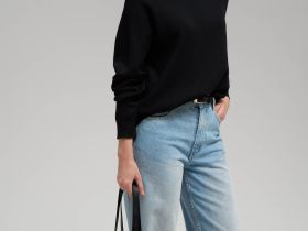 Легкий базовый джемпер свободного кроя