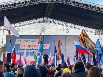 В Якутске провели митинг в поддержку референдумов в ДНР, ЛНР, Херсонской и Запорожской областях