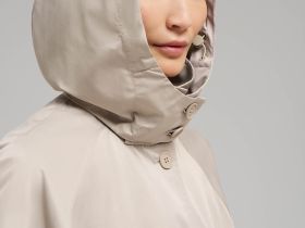 Ветровка со съемным капюшоном