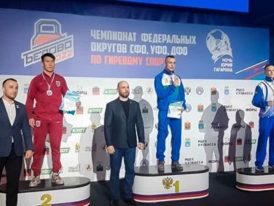 Сотрудник УФСИН стал призером чемпионата федеральных округов по гиревому спорту