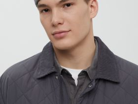 Вязаная шапка с шерстью