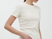 Футболка приталенного силуэта