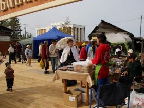 Вилюйск преображается: в День города на набережной «Поющие пески» зазвучала новая музыка