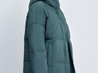 Пуховик с капюшоном и воротником-стойкой