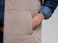 Двусторонний жилет с искусственным утеплителем