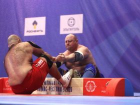 Мас-рестлеры Якутии прошли в финал чемпионата России