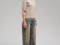 Легкий джемпер полуприлегающего кроя с коротким рукавом