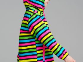 Куртка текстильная с полиуретановым покрытием для девочек (ветровка)