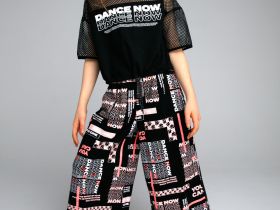 Футболка укороченная с декором из сетки