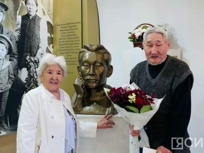 Бюст основоположника якутской литературы Алексея Кулаковского установили в Якутске