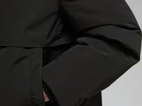 Утепленное пальто со съемным капюшоном