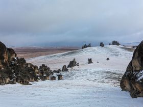 Арктическая снегоходная экспедиция «К Каменным Людям Сундуруна через кряж Суор Уйата». Сопутствующая рыбалка на трофейного арктического гольца