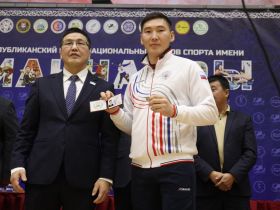 Якутские мас-рестлеры получили звания мастеров спорта