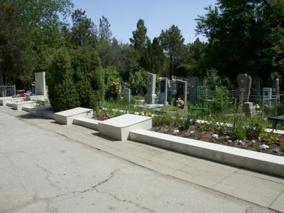 Братская могила советских воинов, погибших в боях с фашистскими захватчиками