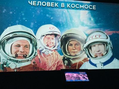 Айсен Николаев поздравил якутян с Днем авиации и космонавтики