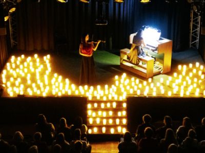 Орган при свечах