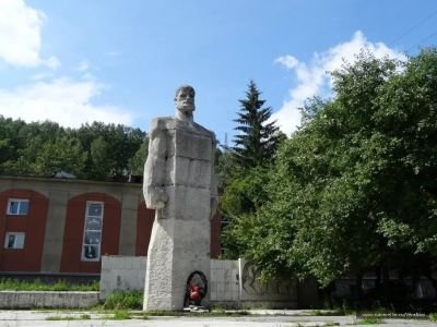 Братская могила и памятник златоустовским рабочим, растрелянным в 1903 г.