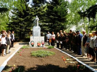 Братская могила с захоронением воинов, погибших в период Великой Отечественной войны 1941—1945 гг.