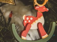 Игрушка деревянная "IDH Center" Олень на качалке 3020