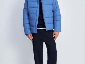 Утепленная стеганая куртка со съемным капюшоном