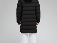 Утепленное пальто с капюшоном