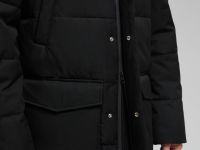 Утепленное пальто с накладными карманами