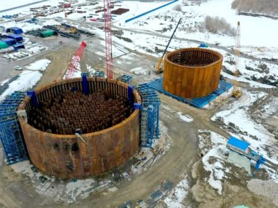 На стройке Ленского моста в Якутии собрали второй коффердам