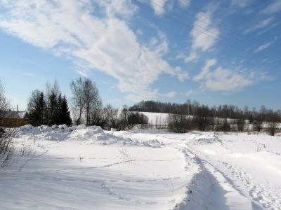 Памятное место, где в 1942 г. гитлеровцами были казнены секретарь Знаменского подпольного райкома ВЛКСМ И.Филиппов и комсомолец Хорахорин