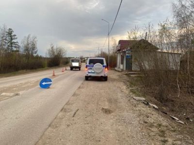 В якутском городе Покровске ребенок выпал на ходу из автомашины