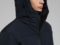 Стеганая куртка с капюшоном