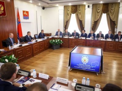 Глава Якутии принял участие в совещании секретаря Совбеза РФ в Магадане