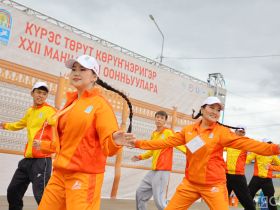 Сергей Местников встретился с волонтёрами Игр Манчаары