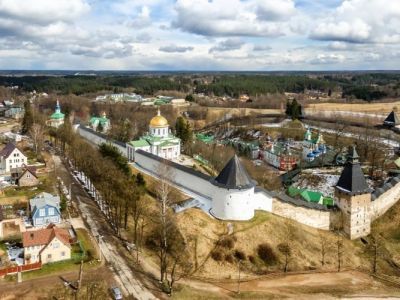 Волонтеры из Якутии помогут привести в порядок храмы в Псковской области